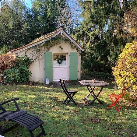 Maisonnette En Clairiere De Foret Gambais Exterior foto
